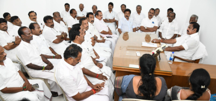 AIADMK Faces Major Revolt in Tamil Nadu