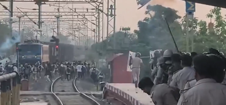 Patliputra Station Protest Turns Violent, Police Take Action