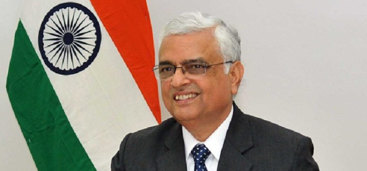 Former CEC backs Rahul Gandhi, seeks probe into fake voters