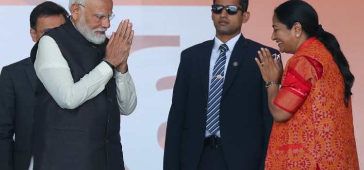 Rekha Gupta Sworn in as Delhi's Chief Minister; Six MLAs Inducted as Ministers, PM Modi and BJP Allies Attend Ceremony