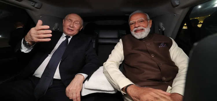 US Lawmakers React to Modi–Putin Selfie: मोदी–पुतिन सेल्फी पर अमेरिका में सियासी तूफान, ट्रंप की नीतियों पर तीखा हमला