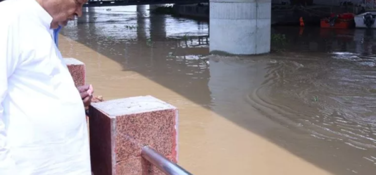Ganga River Level Rises in Patna, Authorities on Alert